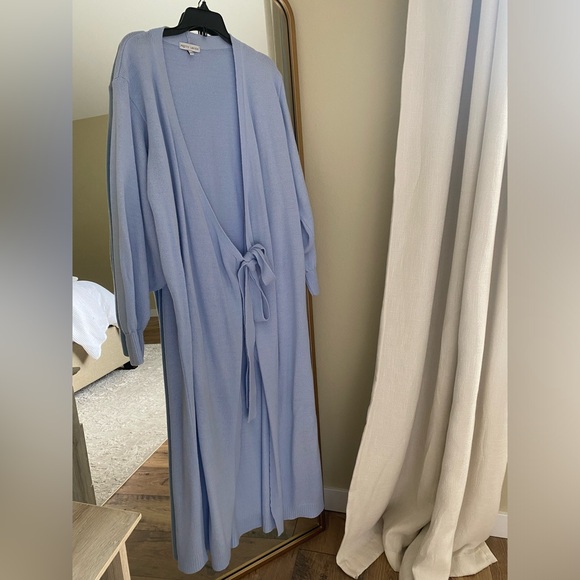 pretty lavish beau wrap midi dress - Picture 2 of 7